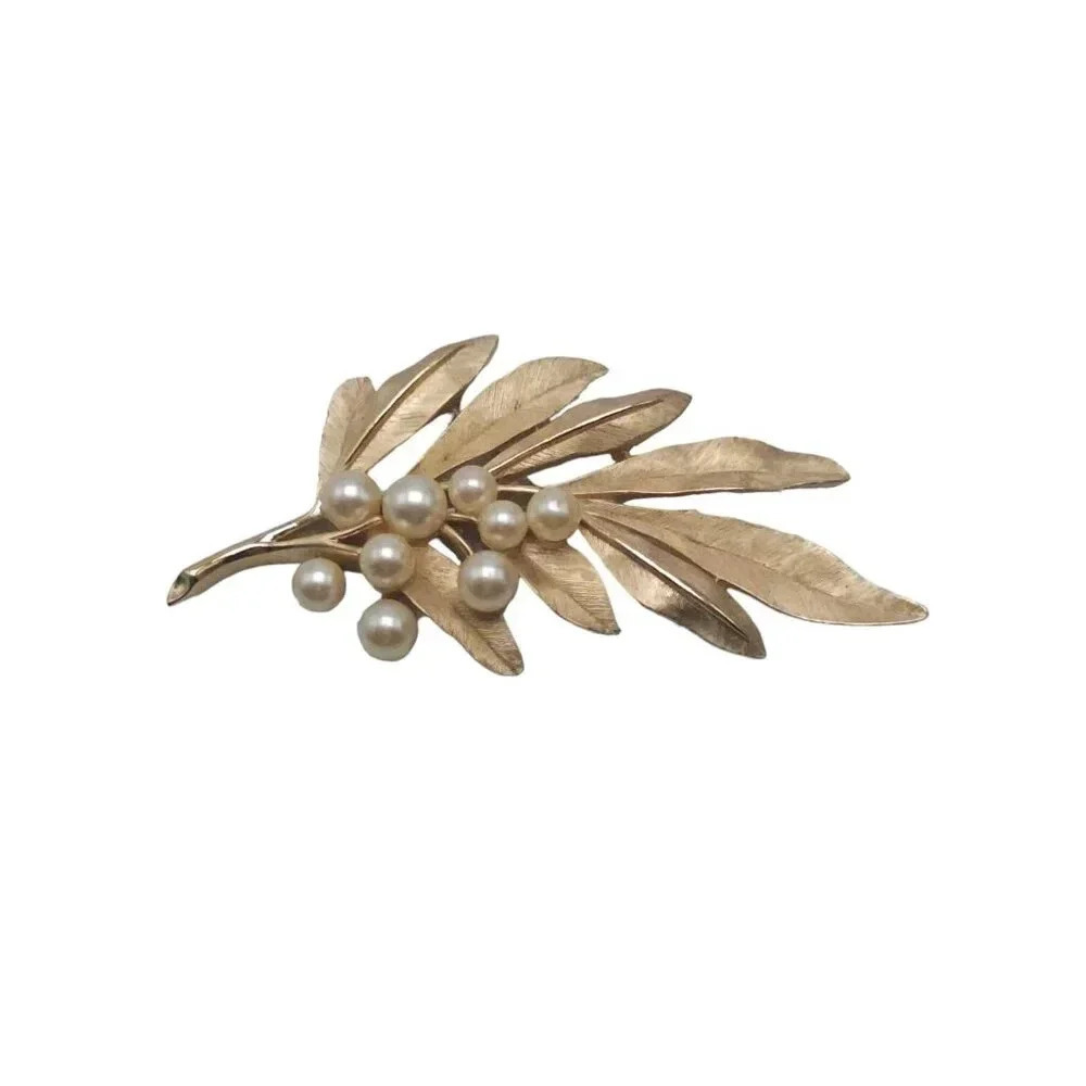 Trifari Pearl Beaded Texture Leaf Bunch Brooch Pin Gold Tone Vintage